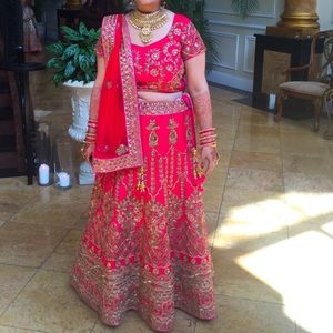 Beautiful wedding lehenga in Manish Malhotra design